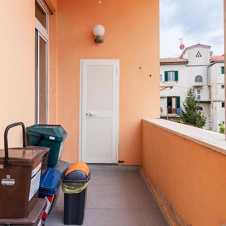 Piazza Sforzini Cozy Apartment Near The Sea! 리보르노 외부 사진